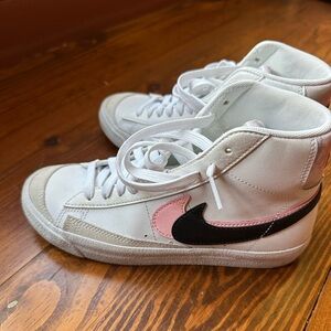 Nike Blazer Mid '77 SE GS Sneakers 🏀